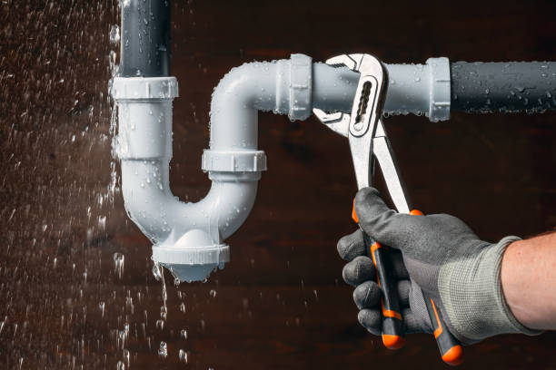 Professional Leak Detection technician working in Commerce, MO